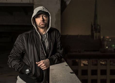 Eminem disses retired racer Danica Patrick in newest。